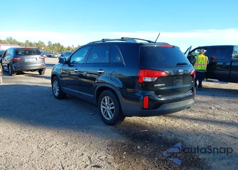 2015 Kia Sorento Lx z USA, uszkodzony, nr VIN 5XYKT4A69FG633335